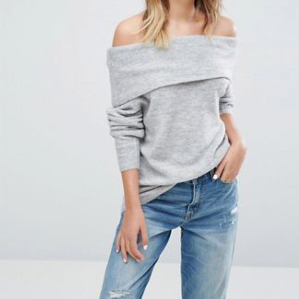 Off the shoulder knitted top